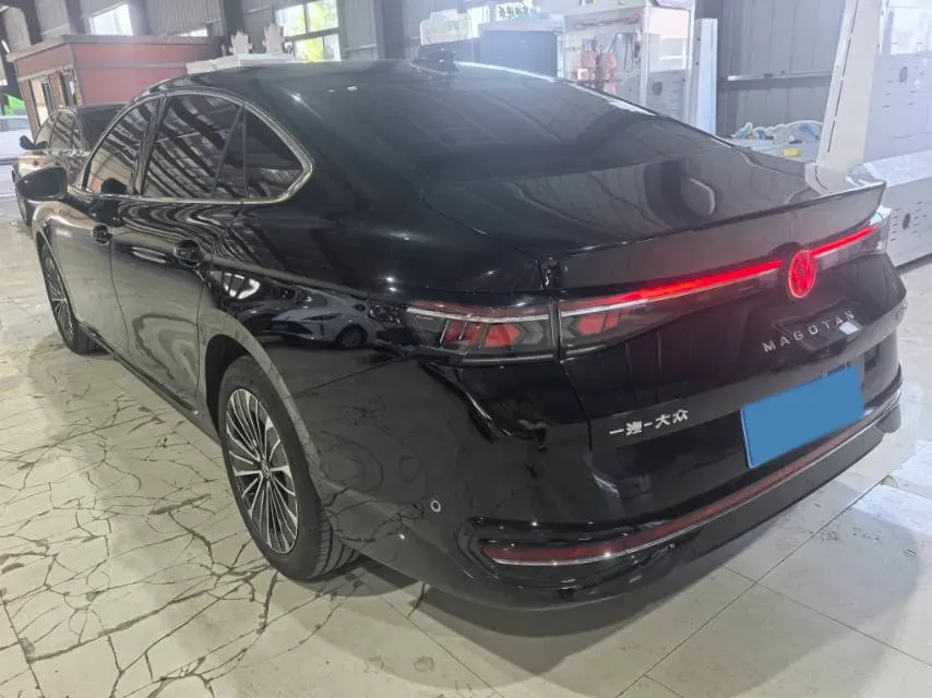 2026 Volkswagen Magotan 2.0T 220HP L4 7DCT,autocango,china used car exporter,china ev exporter,chinese used car exporter,chinese used ev exporter