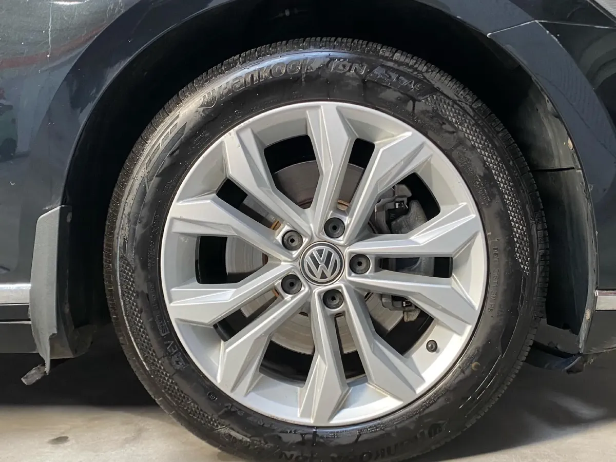 2018 Volkswagen Magotan 1.8T 180HP L4 7DCT,autocango,china used car exporter,china ev exporter,chinese used car exporter,chinese used ev exporter