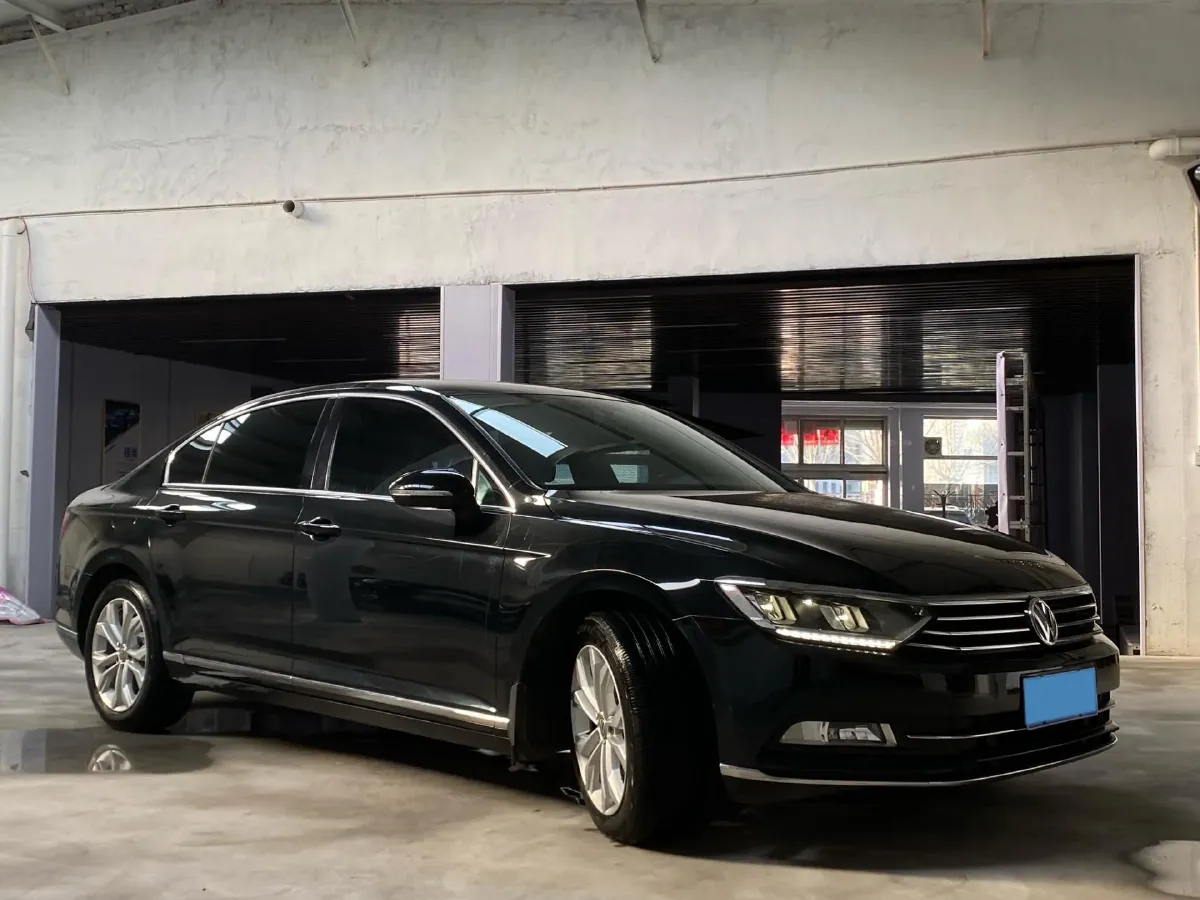 2018 Volkswagen Magotan 1.8T 180HP L4 7DCT,autocango,china used car exporter,china ev exporter,chinese used car exporter,chinese used ev exporter