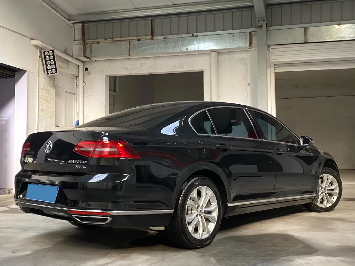 2018 Volkswagen Magotan 1.8T 180HP L4 7DCT,autocango,china used car exporter,china ev exporter,chinese used car exporter,chinese used ev exporter