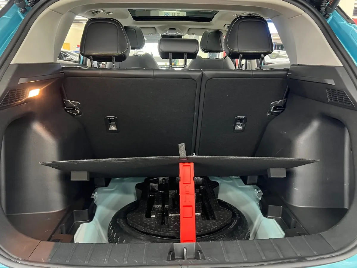 2022 Geely Coolray 1.5T 181HP L4 7DCT,autocango,china used car exporter,china ev exporter,chinese used car exporter,chinese used ev exporter