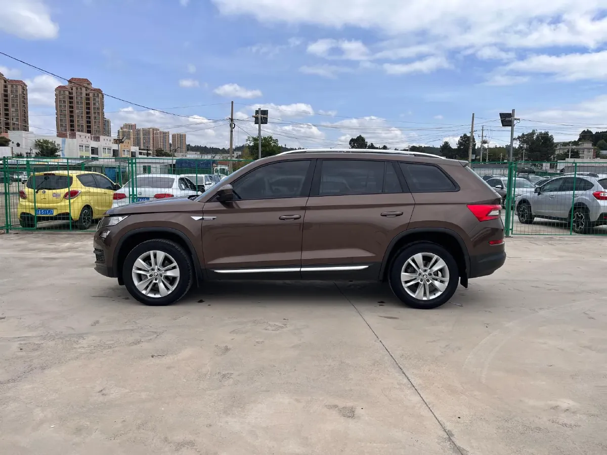 2018 Skoda Kodiak 2.0T 186HP L4 7DCT,autocango,china used car exporter,china ev exporter,chinese used car exporter,chinese used ev exporter