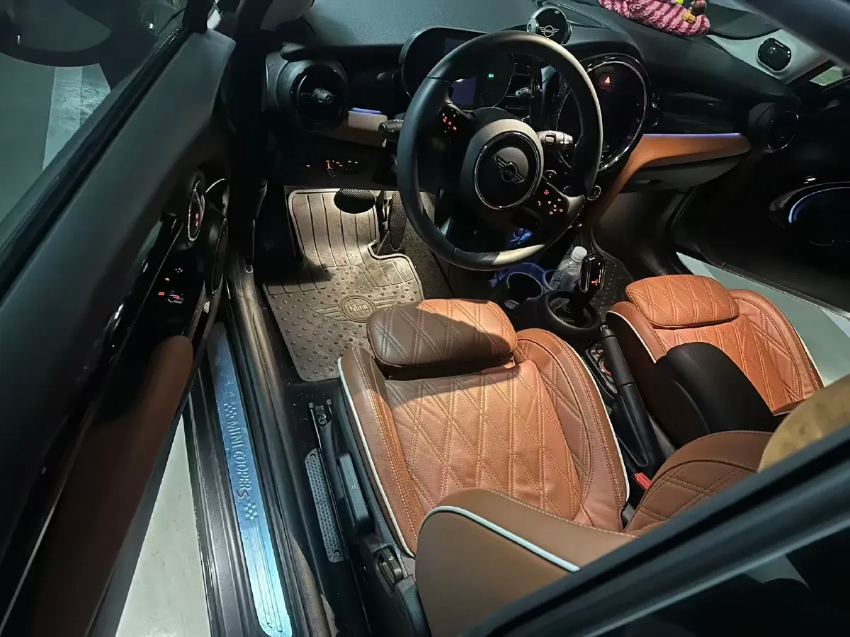 2022 MINI MINI 2.0T 192HP L4 7DCT,autocango,china used car exporter,china ev exporter,chinese used car exporter,chinese used ev exporter