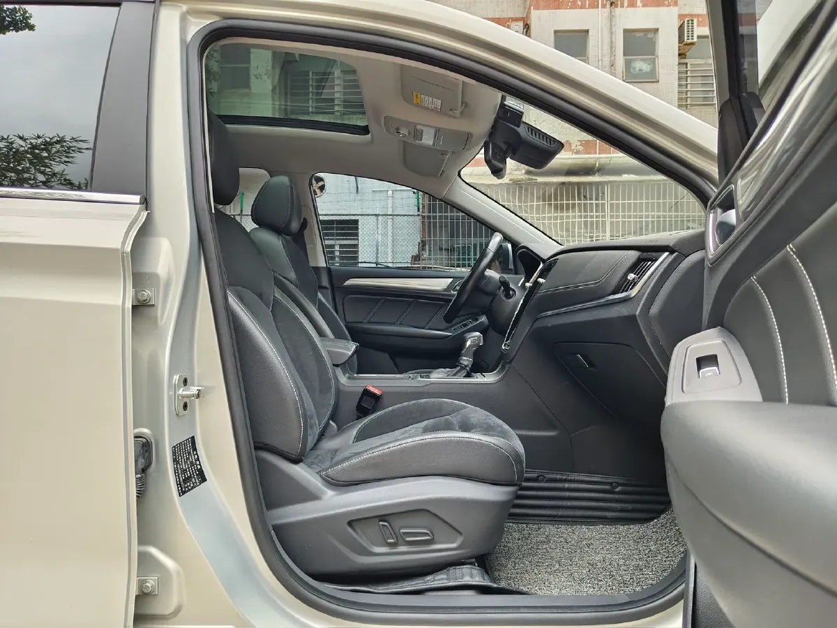 2017 Roewe RX5 1.5T 169HP L4 2AT PHEV 12KWH,autocango,china used car exporter,china ev exporter,chinese used car exporter,chinese used ev exporter