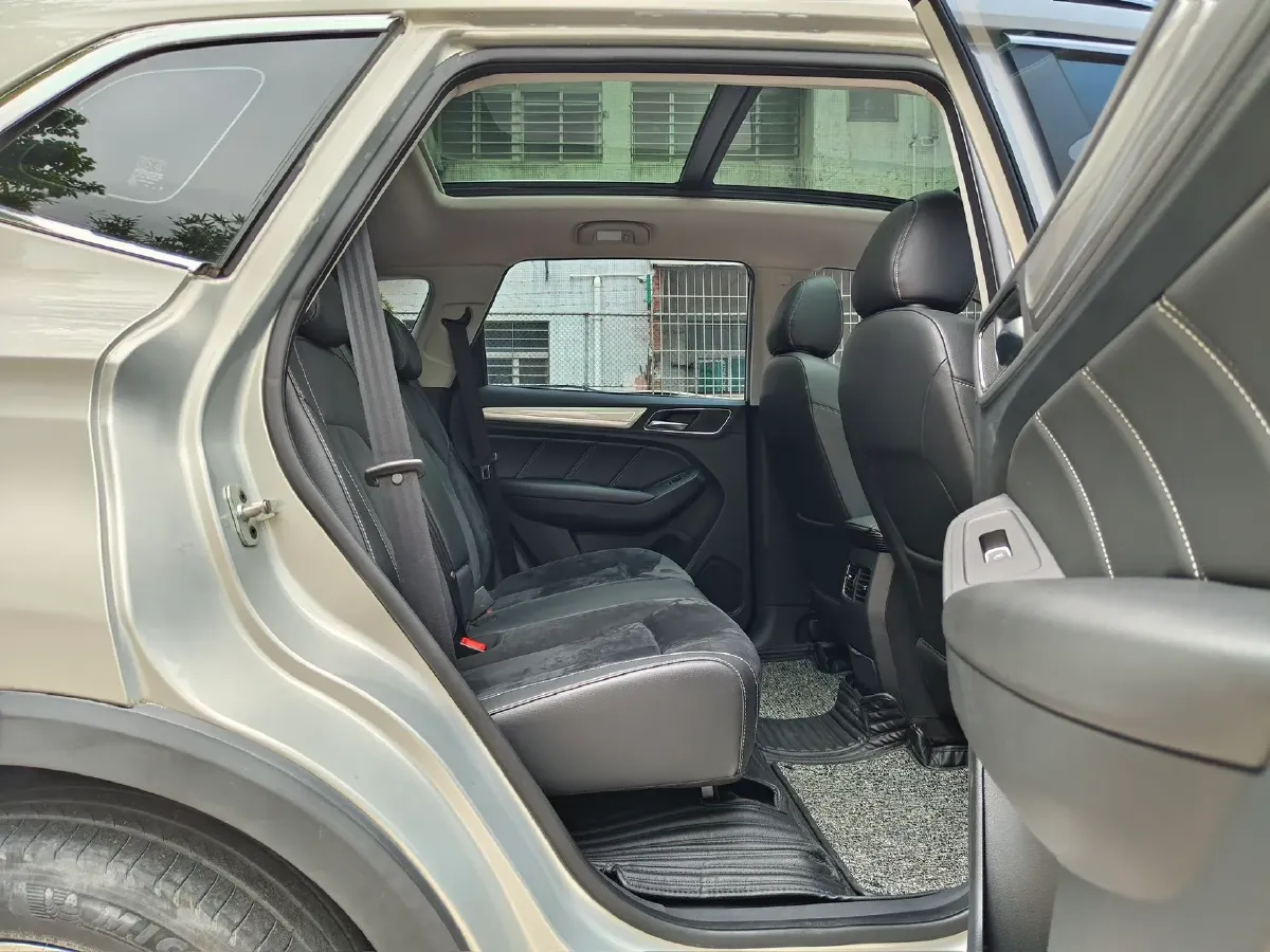 2017 Roewe RX5 1.5T 169HP L4 2AT PHEV 12KWH,autocango,china used car exporter,china ev exporter,chinese used car exporter,chinese used ev exporter