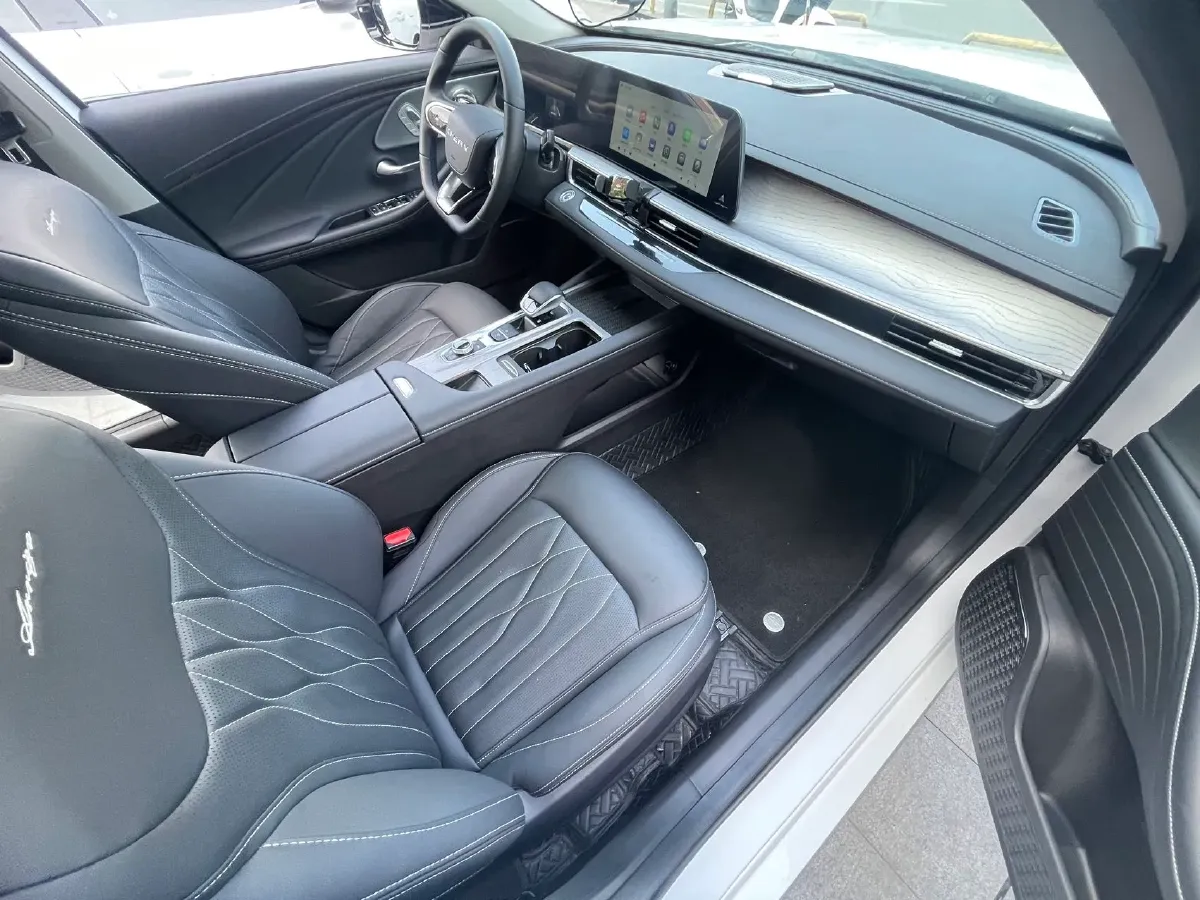 2025 Chery Arrizo 8 1.6T 197HP L4 7DCT,autocango,china used car exporter,china ev exporter,chinese used car exporter,chinese used ev exporter