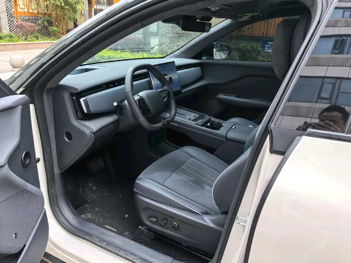 2024 Voyah ZhiYin BEV 109KWH,autocango,china used car exporter,china ev exporter,chinese used car exporter,chinese used ev exporter