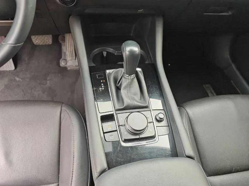 2022 Mazda 3 Axela 2.0L 158HP L4 6AT,autocango,china used car exporter,china ev exporter,chinese used car exporter,chinese used ev exporter