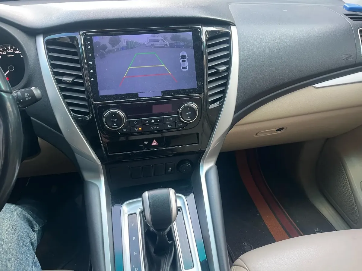 2019 Mitsubishi Pajero 3.0L 209HP V6 8AT,autocango,china used car exporter,china ev exporter,chinese used car exporter,chinese used ev exporter