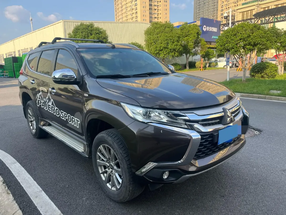 2019 Mitsubishi Pajero 3.0L 209HP V6 8AT,autocango,china used car exporter,china ev exporter,chinese used car exporter,chinese used ev exporter