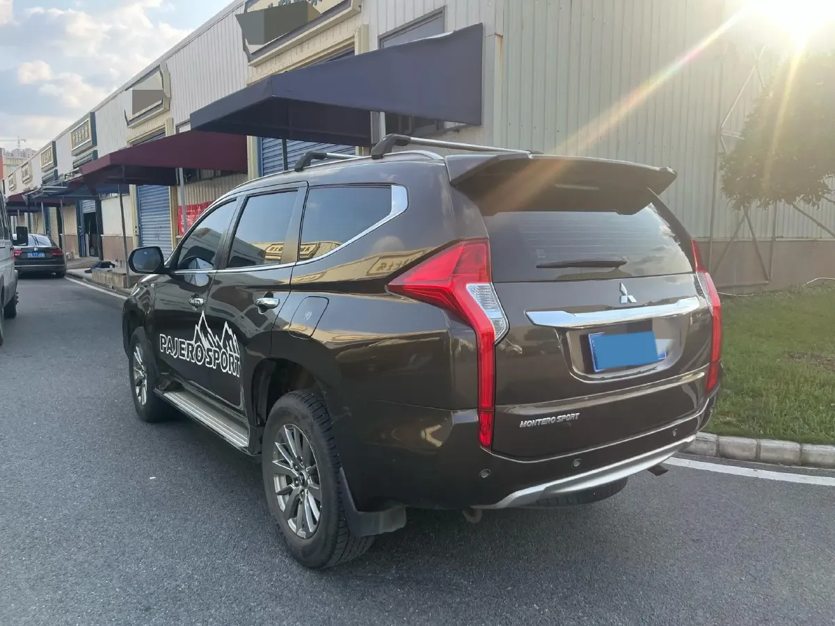 2019 Mitsubishi Pajero 3.0L 209HP V6 8AT,autocango,china used car exporter,china ev exporter,chinese used car exporter,chinese used ev exporter