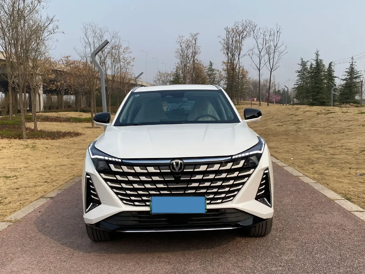 2024 ChangAn UNI-Z 1.5L 98HP L4 E-CVT PHEV 18.4KWH,autocango,china used car exporter,china ev exporter,chinese used car exporter,chinese used ev exporter