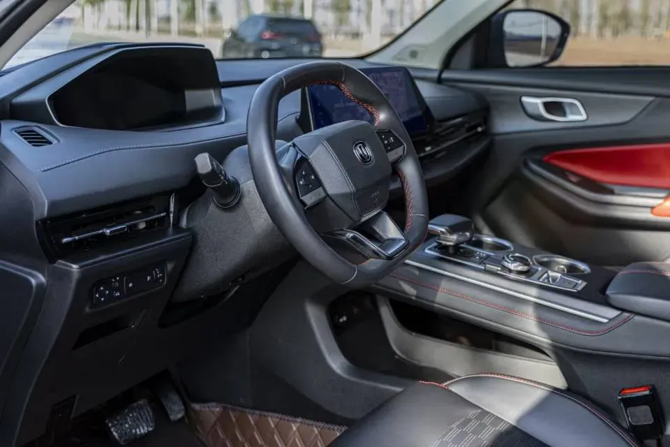 2022 ChangAn Oshan X7 Plus 1.5T 188HP L4 7DCT,autocango,china used car exporter,china ev exporter,chinese used car exporter,chinese used ev exporter