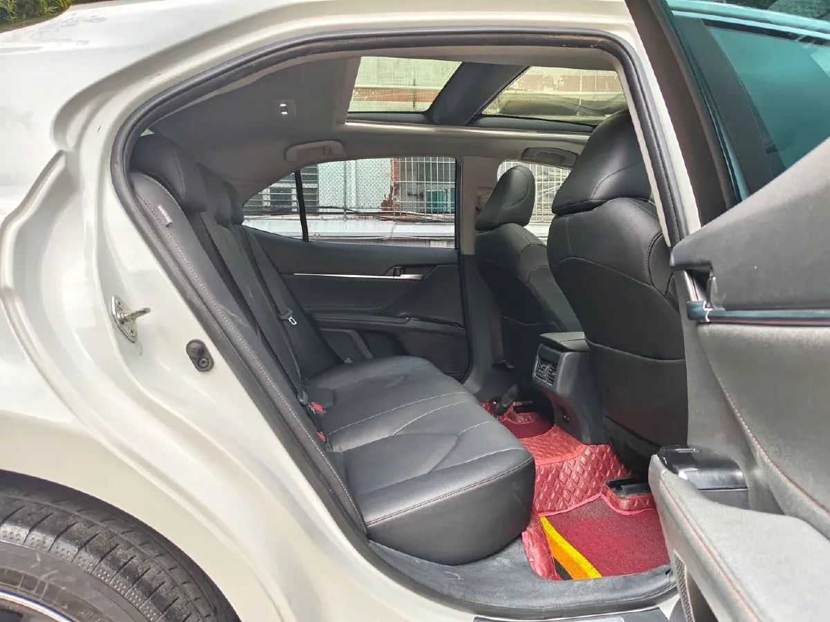 2021 Toyota Camry 2.5L 209HP L4 8AT,autocango,china used car exporter,china ev exporter,chinese used car exporter,chinese used ev exporter