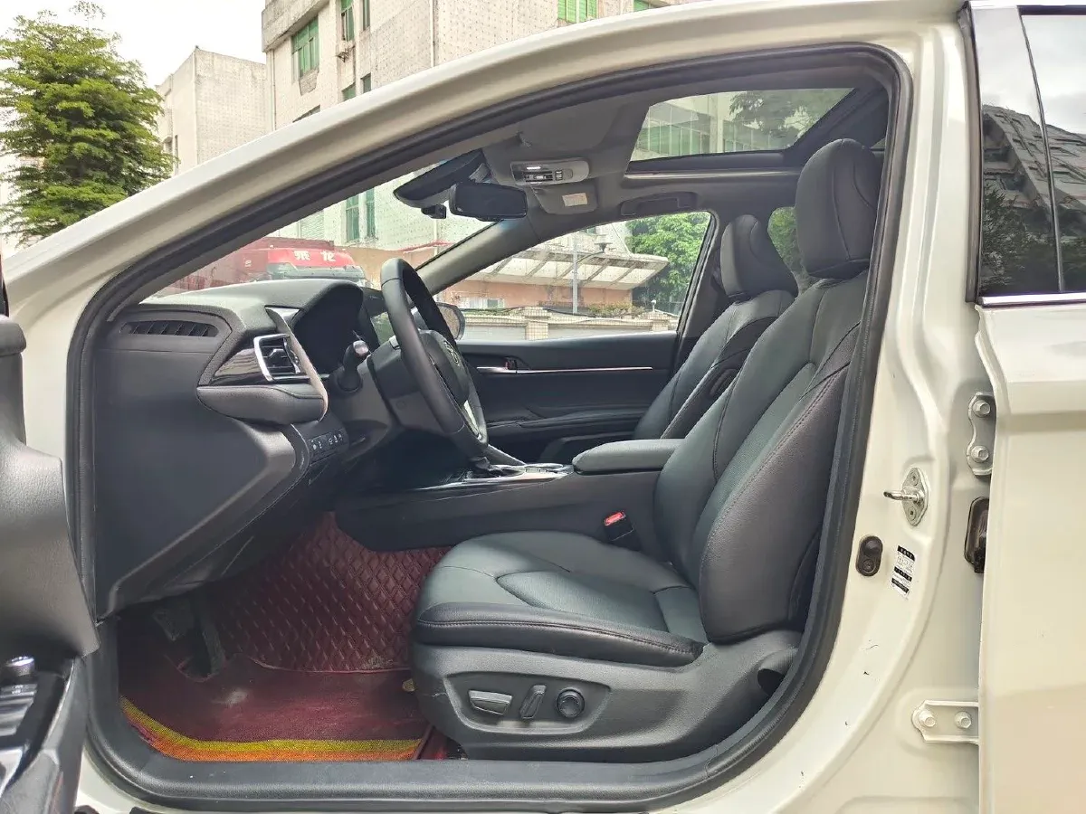 2021 Toyota Camry 2.5L 209HP L4 8AT,autocango,china used car exporter,china ev exporter,chinese used car exporter,chinese used ev exporter