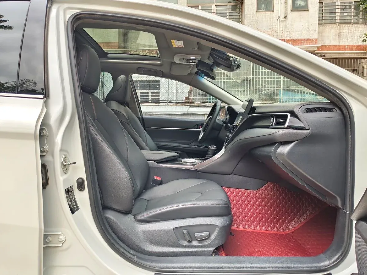 2021 Toyota Camry 2.5L 209HP L4 8AT,autocango,china used car exporter,china ev exporter,chinese used car exporter,chinese used ev exporter