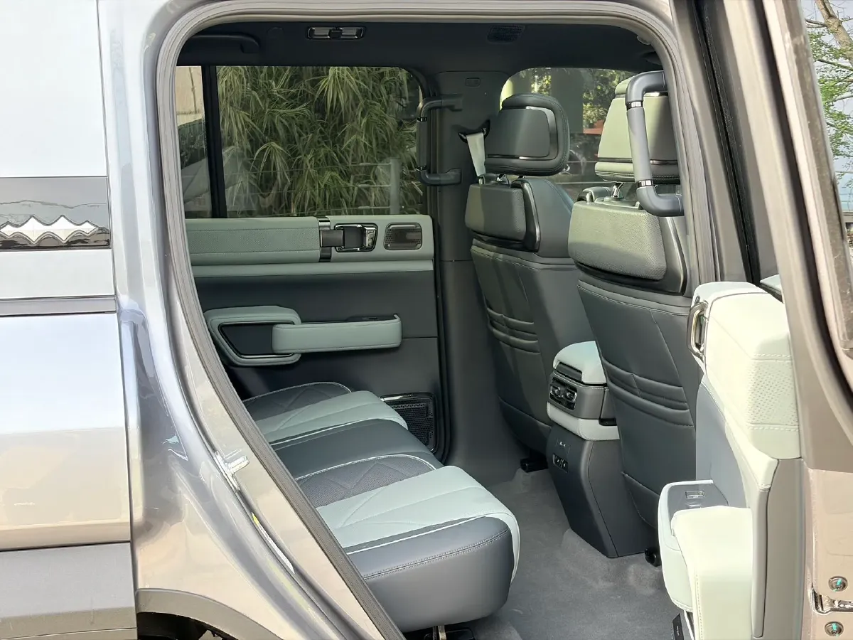 2023 FangChengBao Bao 5 1.5T 194HP L4 E-CVT PHEV 31.8KWH,autocango,china used car exporter,china ev exporter,chinese used car exporter,chinese used ev exporter