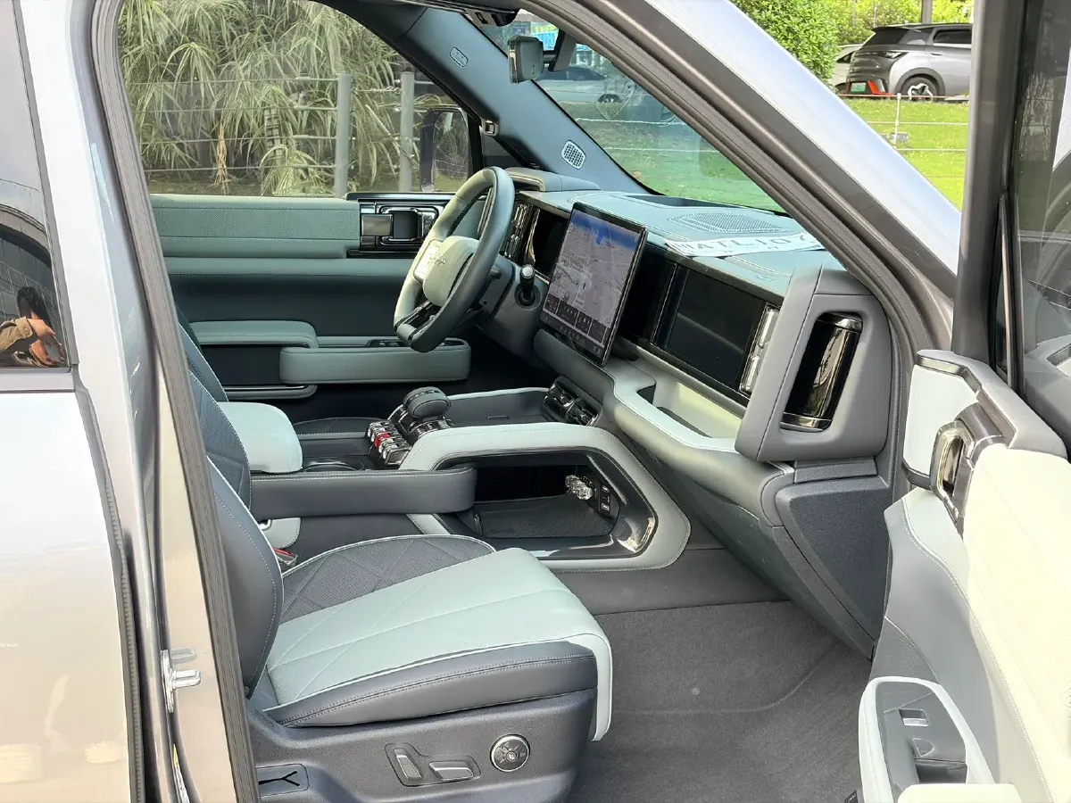 2023 FangChengBao Bao 5 1.5T 194HP L4 E-CVT PHEV 31.8KWH,autocango,china used car exporter,china ev exporter,chinese used car exporter,chinese used ev exporter