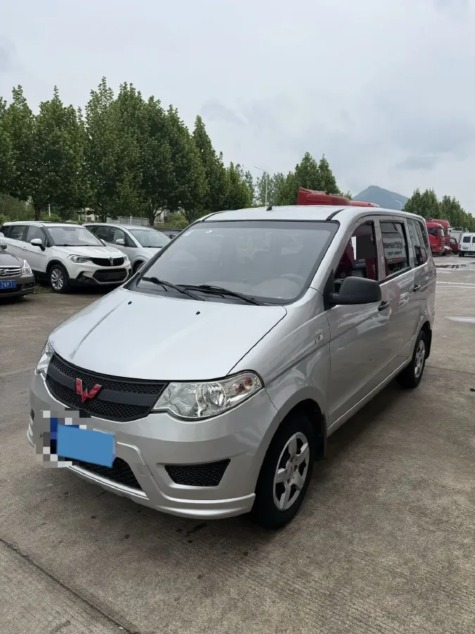 2018 WuLing HongGuang 1.2L 82HP L4 5MT,autocango,china used car exporter,china ev exporter,chinese used car exporter,chinese used ev exporter