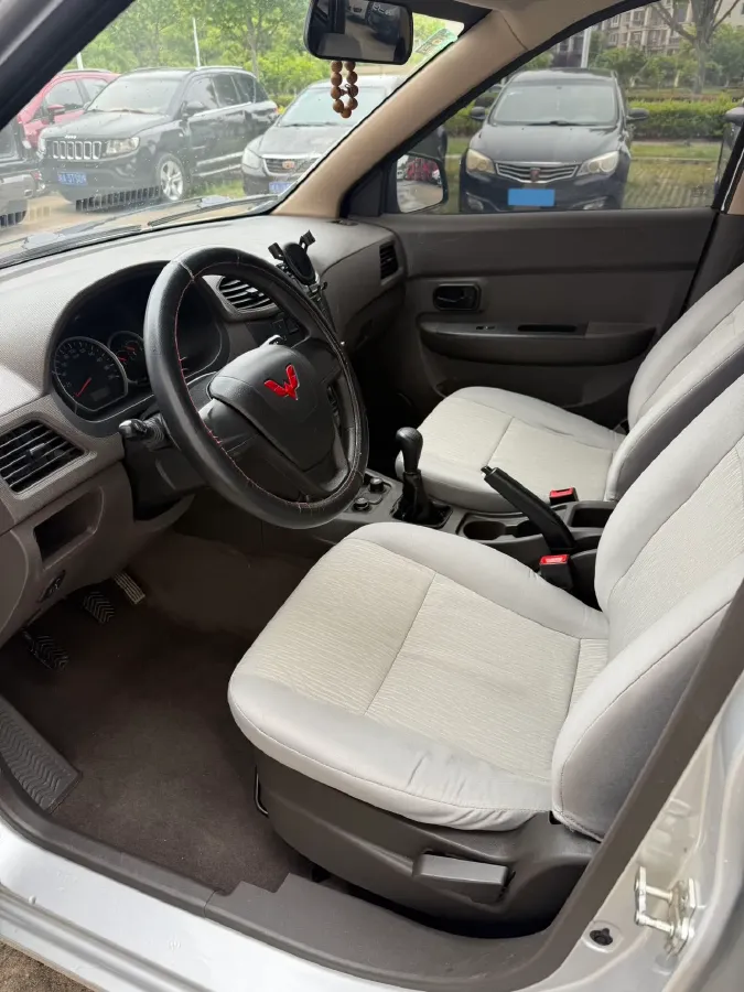 2018 WuLing HongGuang 1.2L 82HP L4 5MT,autocango,china used car exporter,china ev exporter,chinese used car exporter,chinese used ev exporter