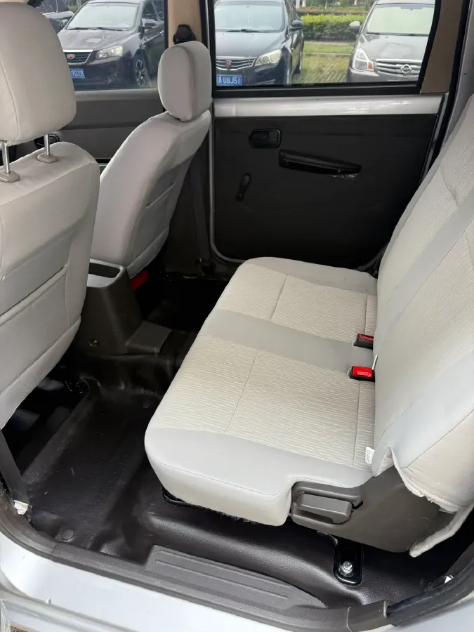 2018 WuLing HongGuang 1.2L 82HP L4 5MT,autocango,china used car exporter,china ev exporter,chinese used car exporter,chinese used ev exporter