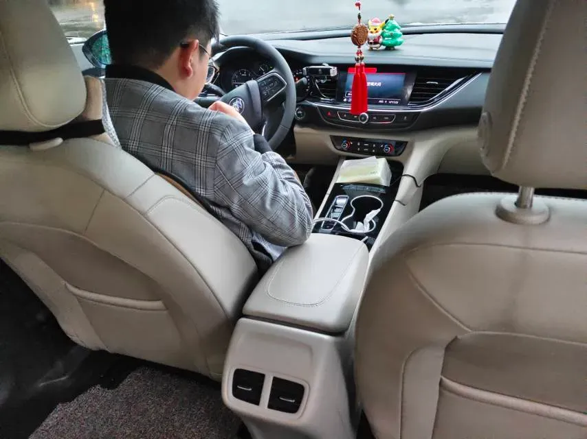 2020 Buick Regal 1.5T 169HP L4 9AT,autocango,china used car exporter,china ev exporter,chinese used car exporter,chinese used ev exporter