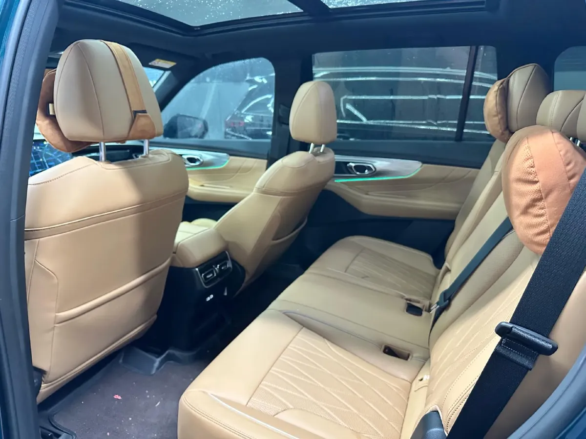 2025 GAC Trumpchi GS8 2.0T 252HP L4 8AT,autocango,china used car exporter,china ev exporter,chinese used car exporter,chinese used ev exporter