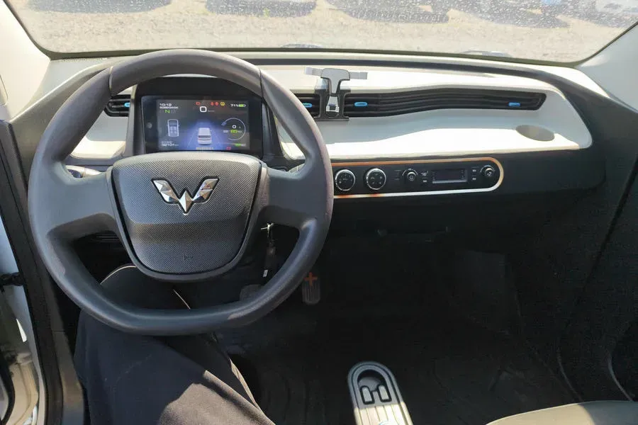 2020 WuLing HongGuang MINI EV BEV 9.3KWH,autocango,china used car exporter,china ev exporter,chinese used car exporter,chinese used ev exporter