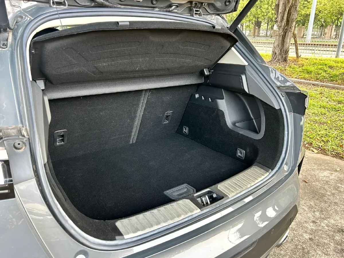 2020 LYNK&CO 06 1.5T 177HP L3 7DCT,autocango,china used car exporter,china ev exporter,chinese used car exporter,chinese used ev exporter