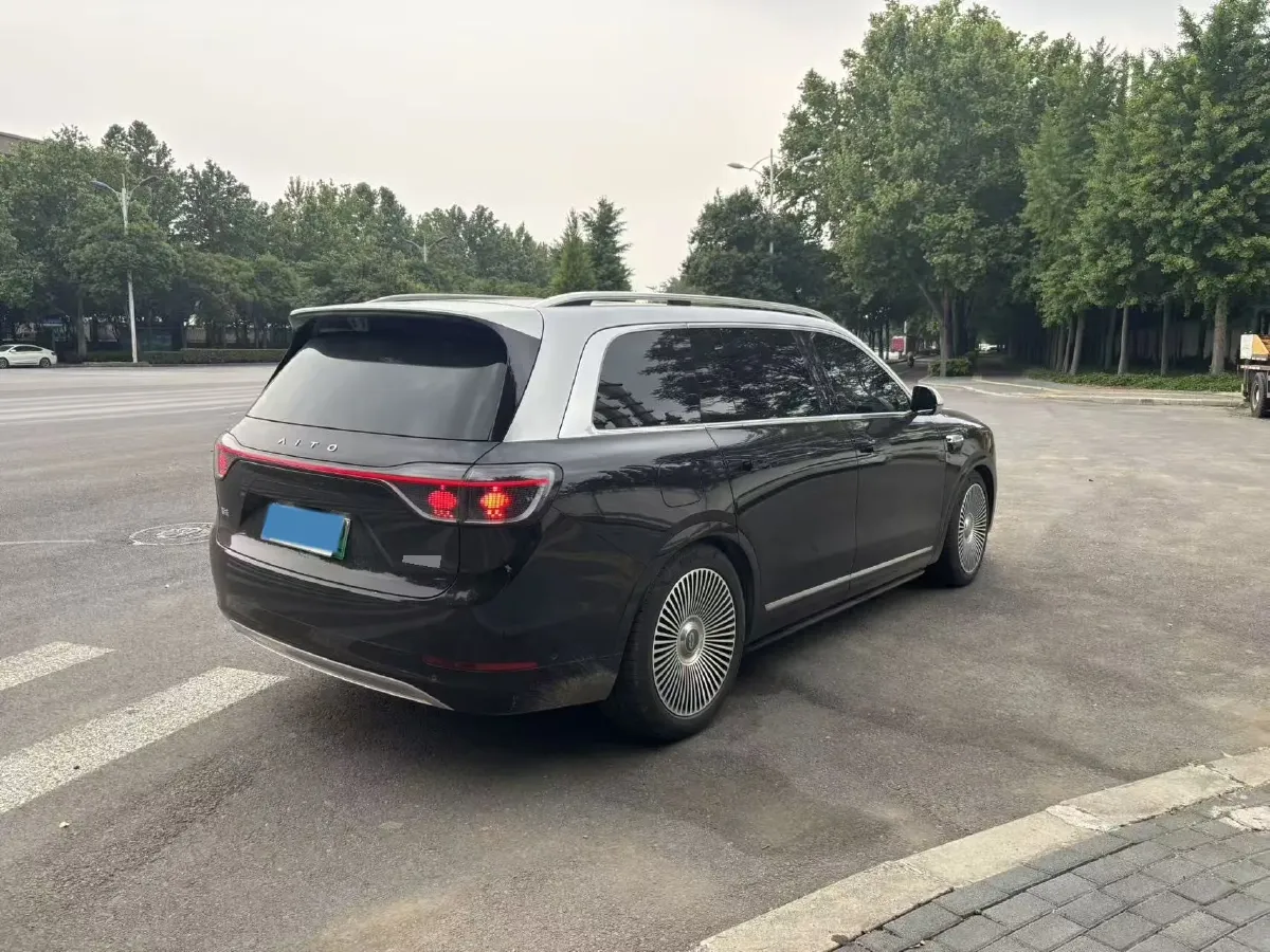 2025 AITO AITO M9 REEV 160HP REEV 52KWH,autocango,china used car exporter,china ev exporter,chinese used car exporter,chinese used ev exporter