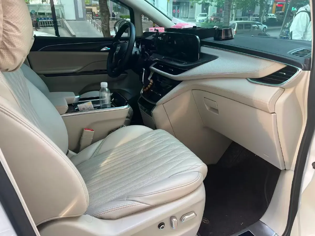 2022 Buick GL8 2.0T 237HP L4 9AT,autocango,china used car exporter,china ev exporter,chinese used car exporter,chinese used ev exporter