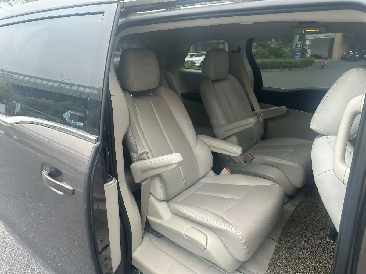 2022 Buick GL8 2.0T 237HP L4 9AT,autocango,china used car exporter,china ev exporter,chinese used car exporter,chinese used ev exporter