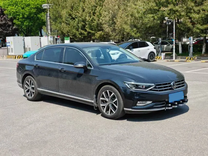 2020 Volkswagen Magotan 2.0T 186HP L4 7DCT,autocango,china used car exporter,china ev exporter,chinese used car exporter,chinese used ev exporter