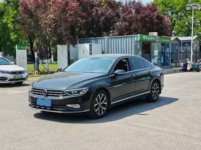 2020 Volkswagen Magotan 2.0T 186HP L4 7DCT,autocango,china used car exporter,china ev exporter,chinese used car exporter,chinese used ev exporter