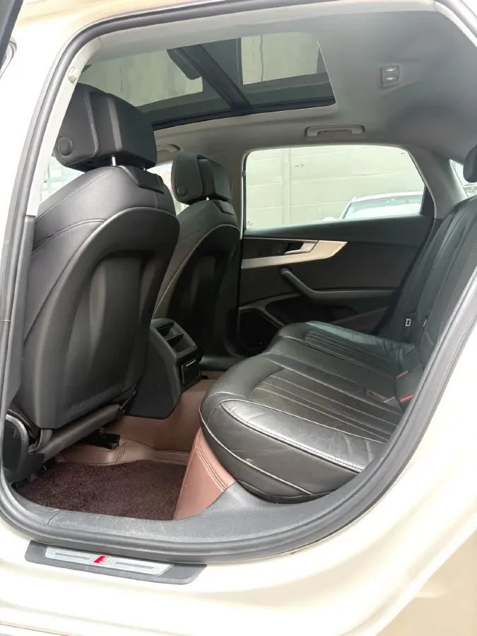 2020 Audi A4L 2.0T 190HP L4 7DCT,autocango,china used car exporter,china ev exporter,chinese used car exporter,chinese used ev exporter