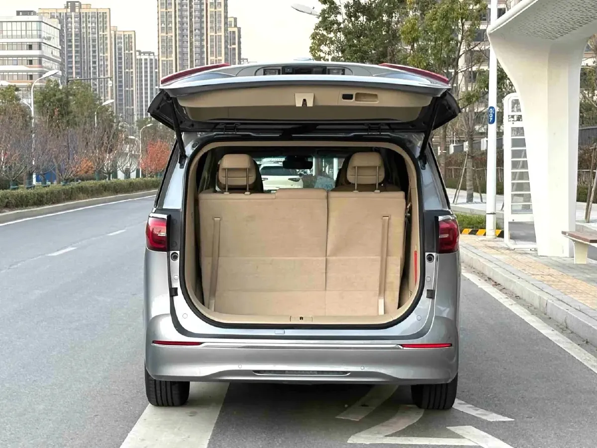 2023 Buick GL8 2.0T 237HP L4 9AT,autocango,china used car exporter,china ev exporter,chinese used car exporter,chinese used ev exporter