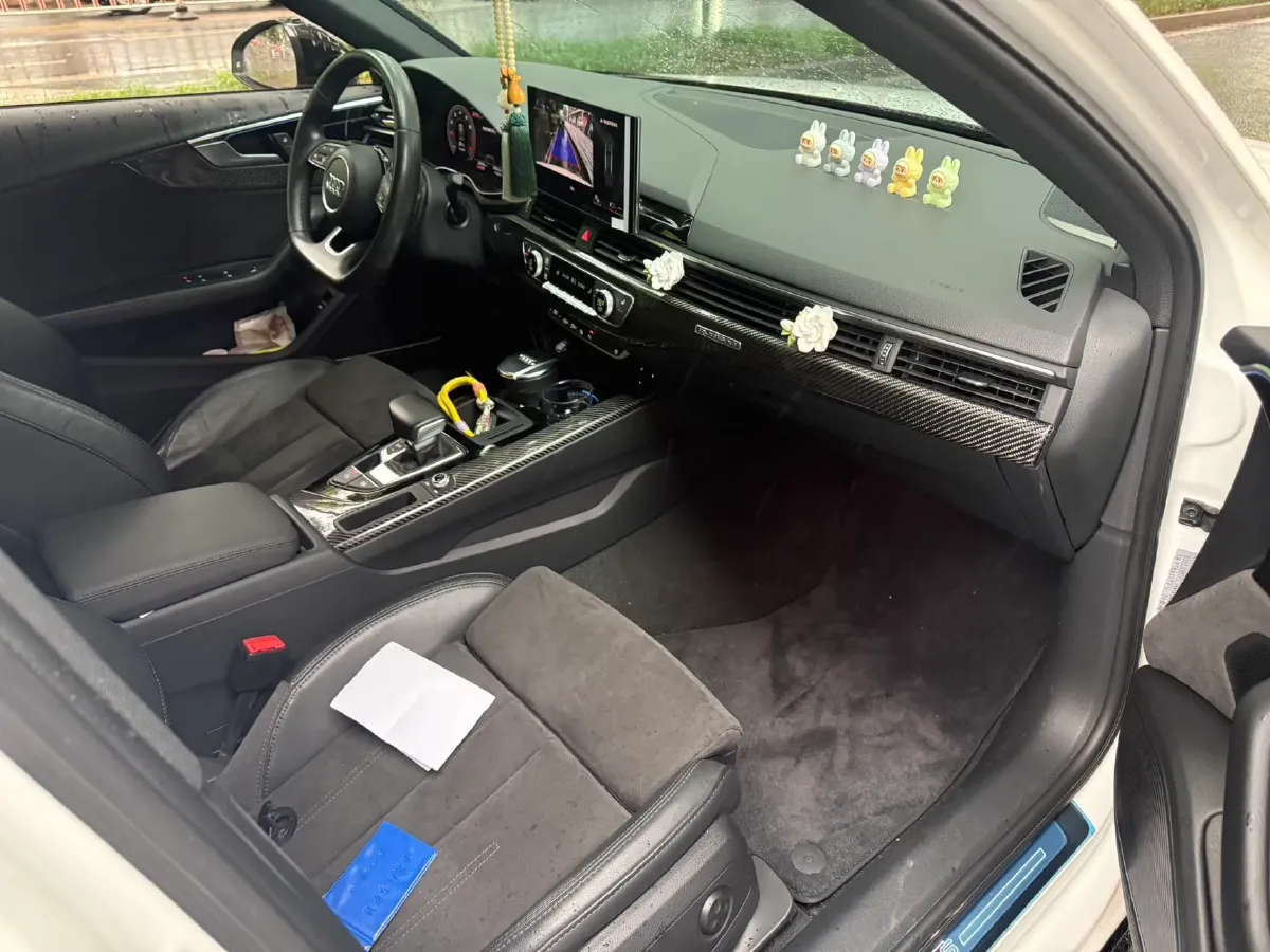 2022 Audi A4L 2.0T 252HP L4 7DCT,autocango,china used car exporter,china ev exporter,chinese used car exporter,chinese used ev exporter