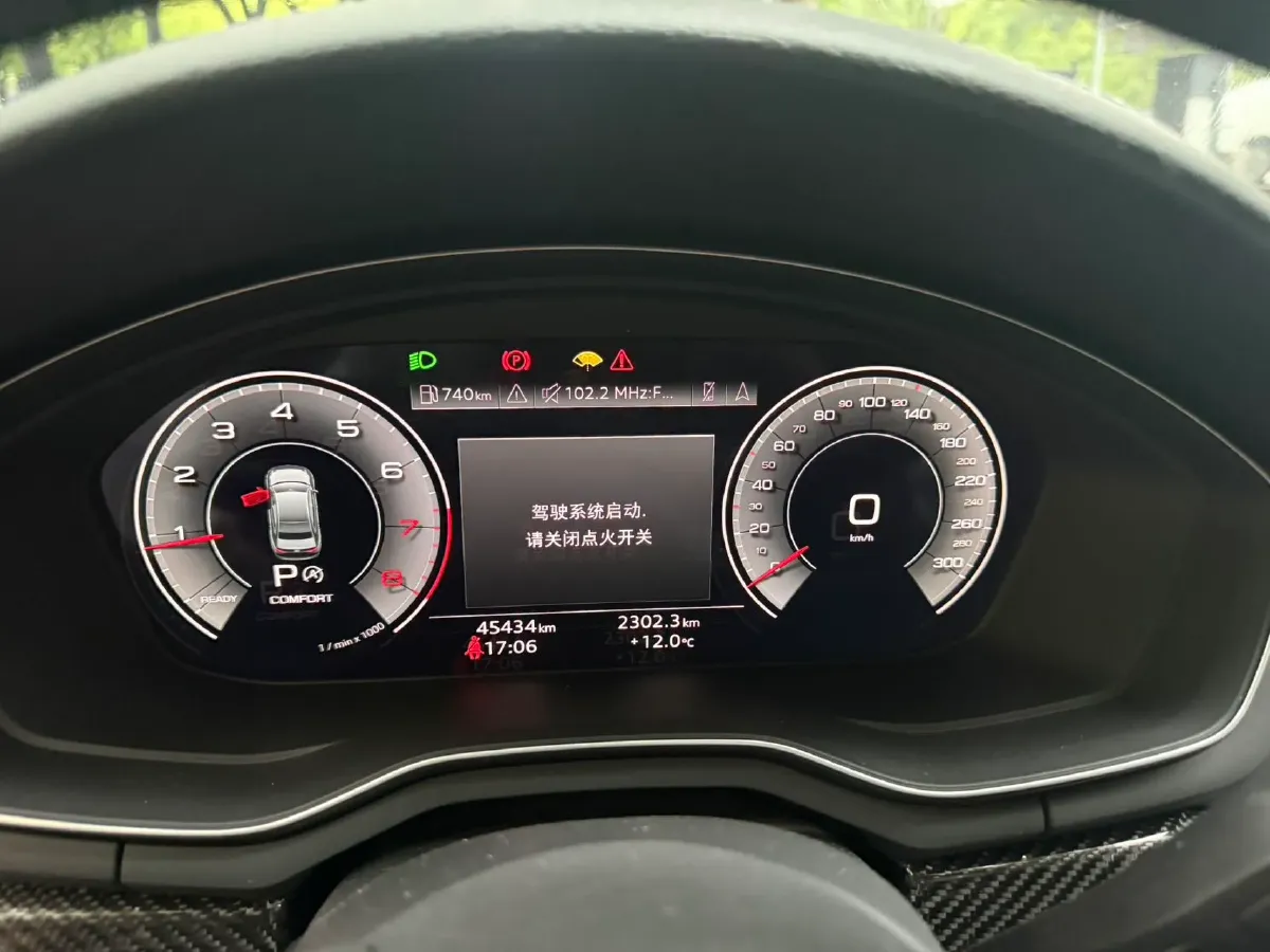 2022 Audi A4L 2.0T 252HP L4 7DCT,autocango,china used car exporter,china ev exporter,chinese used car exporter,chinese used ev exporter