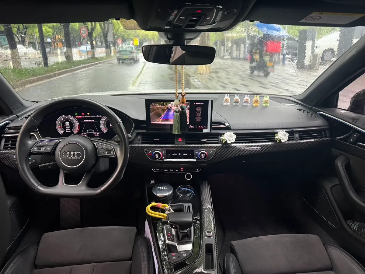 2022 Audi A4L 2.0T 252HP L4 7DCT,autocango,china used car exporter,china ev exporter,chinese used car exporter,chinese used ev exporter