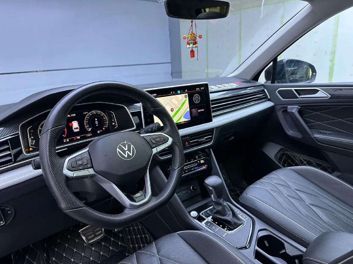 2024 Volkswagen Tiguan L 2.0T 186HP L4 7DCT,autocango,china used car exporter,china ev exporter,chinese used car exporter,chinese used ev exporter