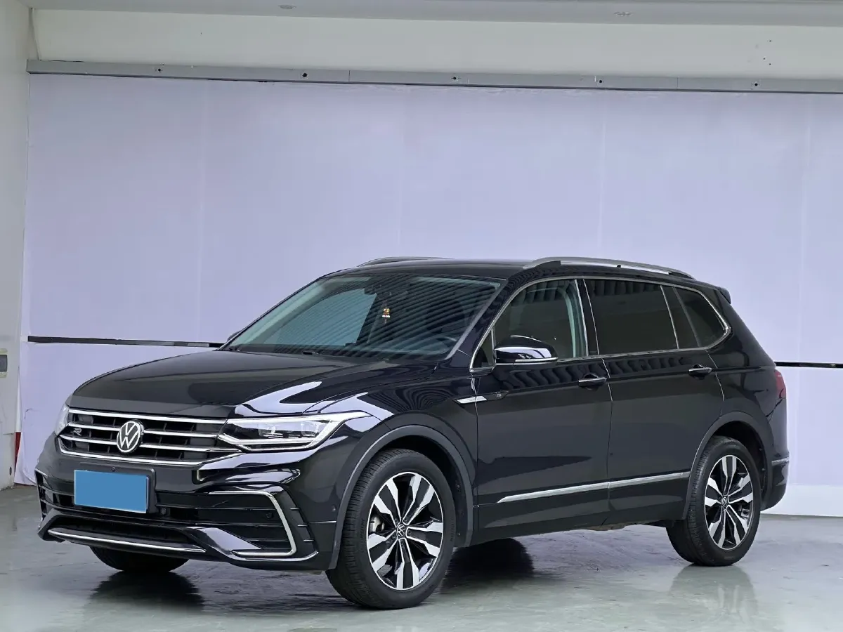 2024 Volkswagen Tiguan L 2.0T 186HP L4 7DCT,autocango,china used car exporter,china ev exporter,chinese used car exporter,chinese used ev exporter