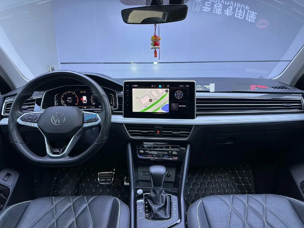 2024 Volkswagen Tiguan L 2.0T 186HP L4 7DCT,autocango,china used car exporter,china ev exporter,chinese used car exporter,chinese used ev exporter