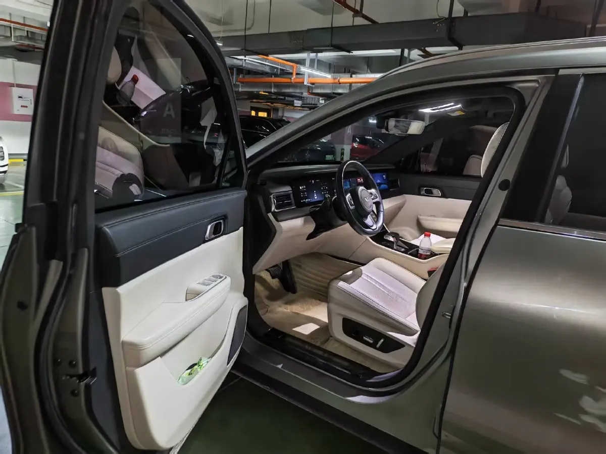 2020 Li ONE Range Extended 131HP REEV 40.5KWH,autocango,china used car exporter,china ev exporter,chinese used car exporter,chinese used ev exporter