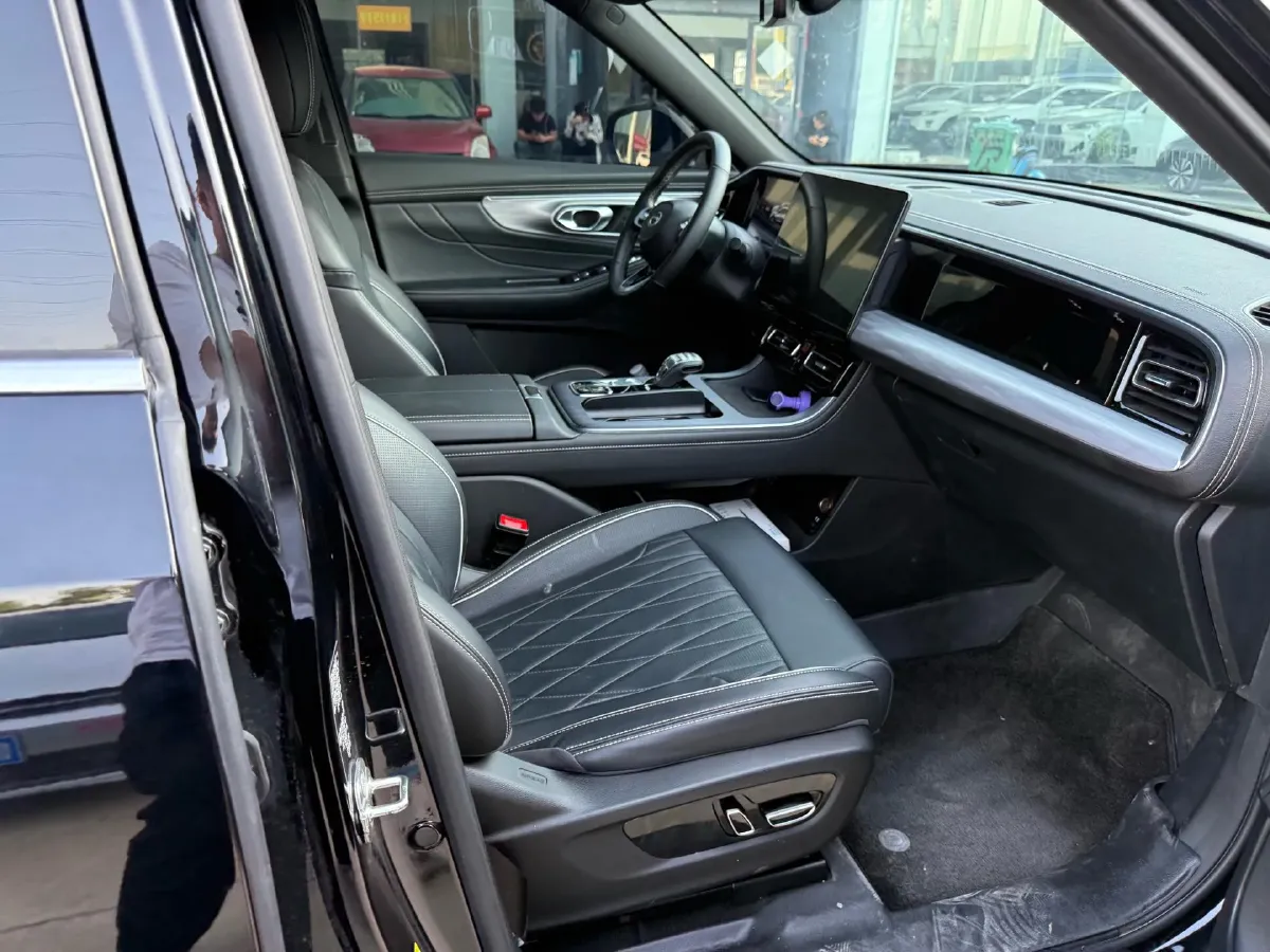 2025 GAC Trumpchi GS8 2.0T 252HP L4 8AT,autocango,china used car exporter,china ev exporter,chinese used car exporter,chinese used ev exporter