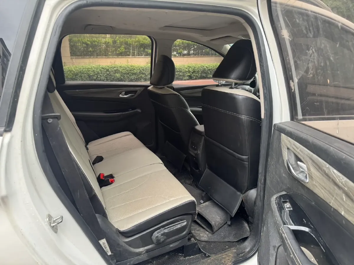 2019 BaoJun 730 1.5T 147HP L4 CVT,autocango,china used car exporter,china ev exporter,chinese used car exporter,chinese used ev exporter