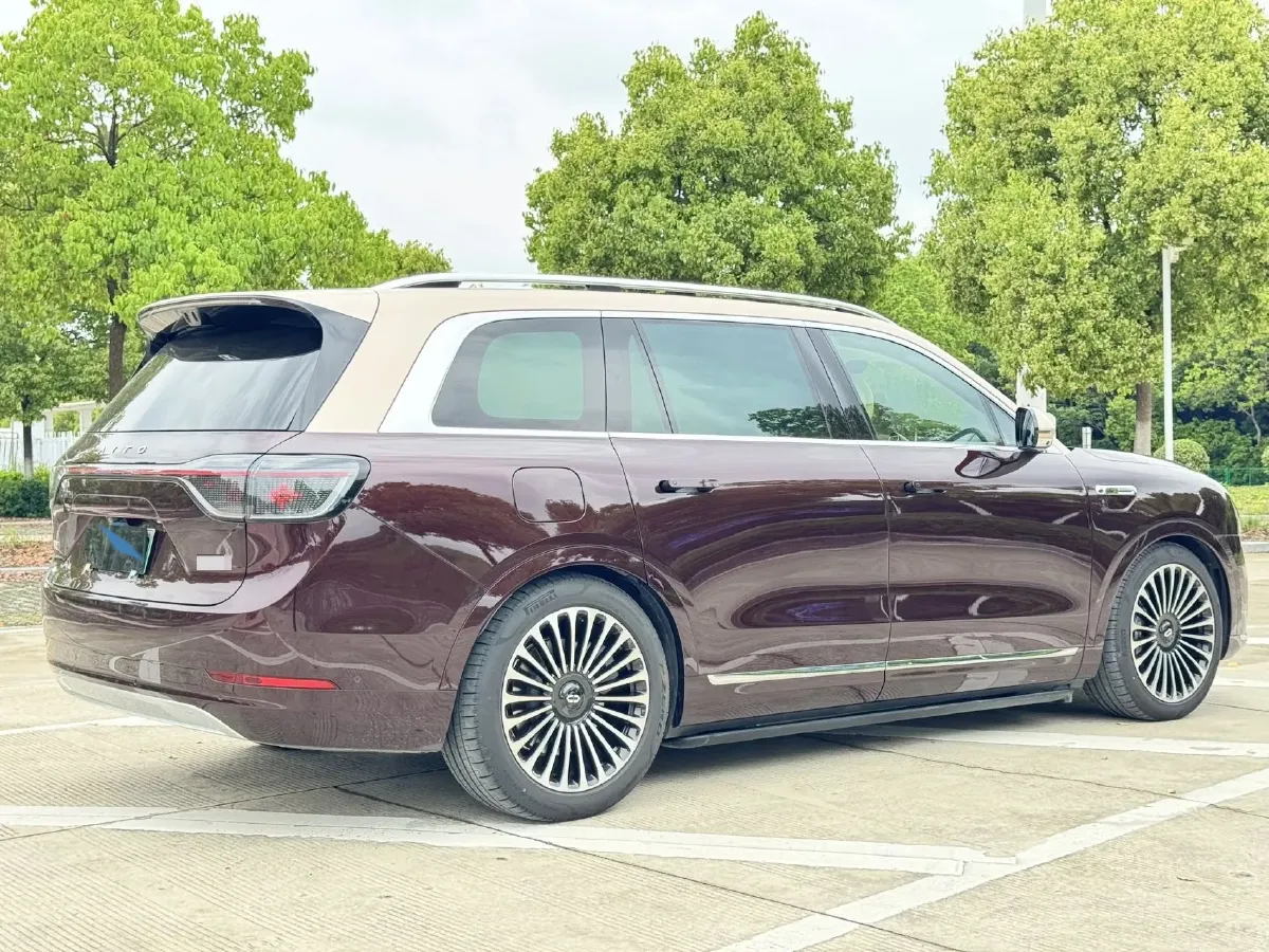 2025 AITO AITO M9 REEV 160HP REEV 52KWH,autocango,china used car exporter,china ev exporter,chinese used car exporter,chinese used ev exporter