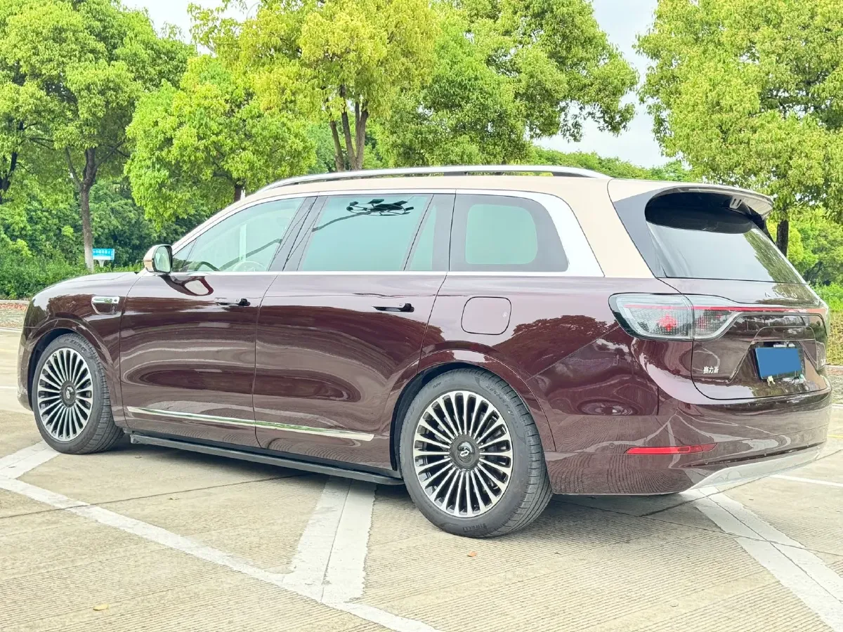 2025 AITO AITO M9 REEV 160HP REEV 52KWH,autocango,china used car exporter,china ev exporter,chinese used car exporter,chinese used ev exporter