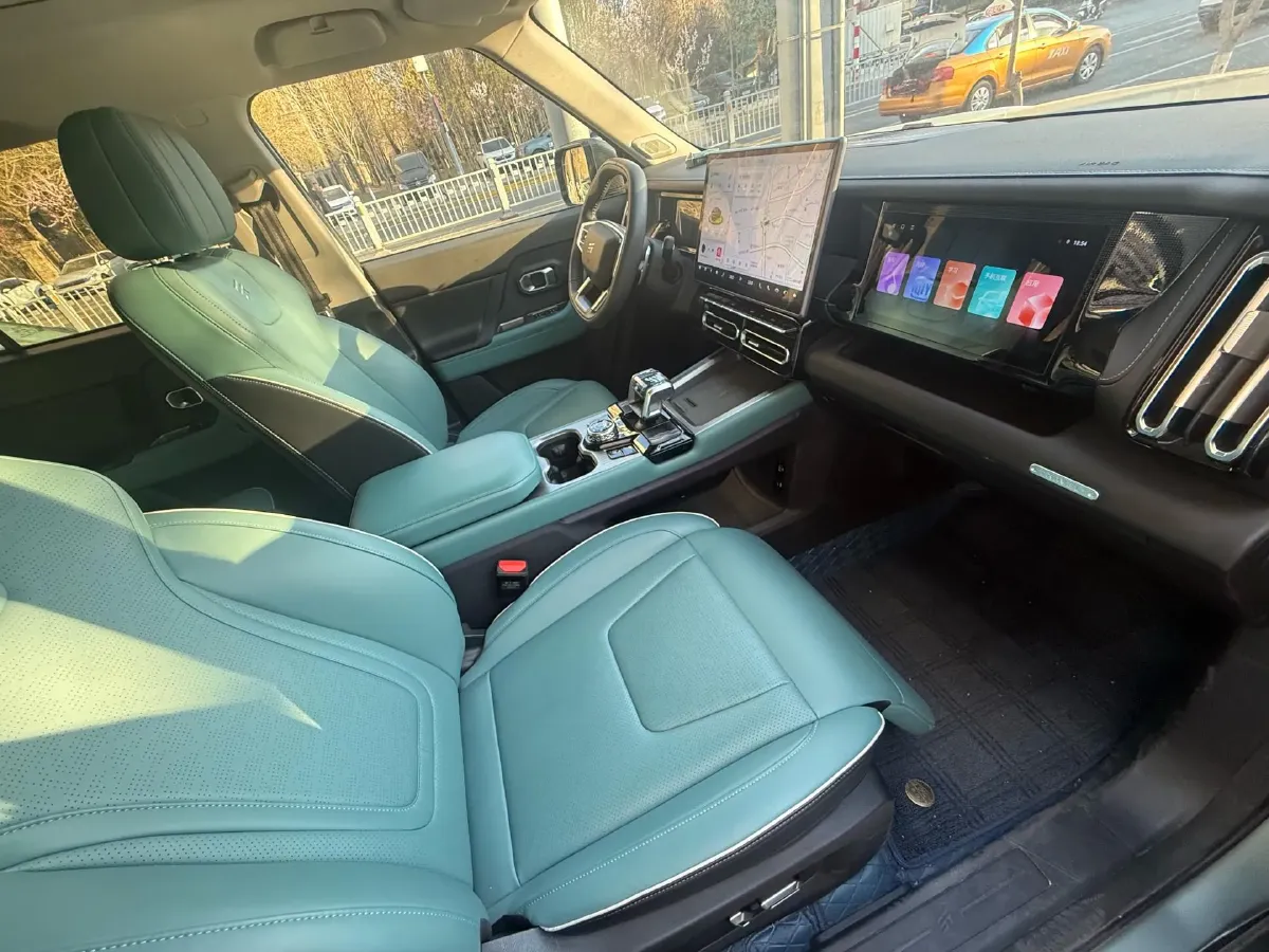 2025 Jetour Traveller 2.0T 254HP L4 7DCT,autocango,china used car exporter,china ev exporter,chinese used car exporter,chinese used ev exporter