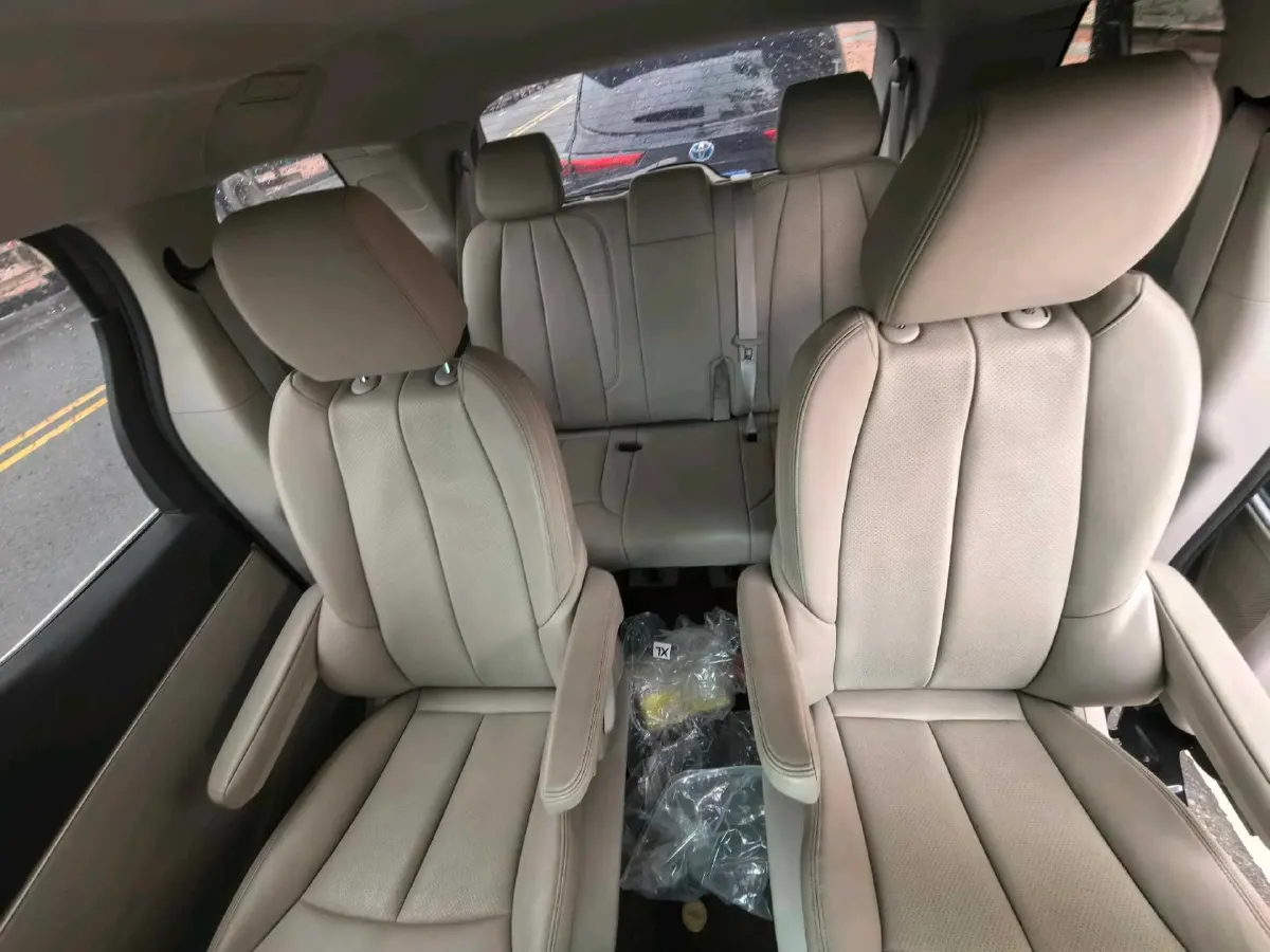 2023 Buick GL8 2.0T 237HP L4 9AT,autocango,china used car exporter,china ev exporter,chinese used car exporter,chinese used ev exporter