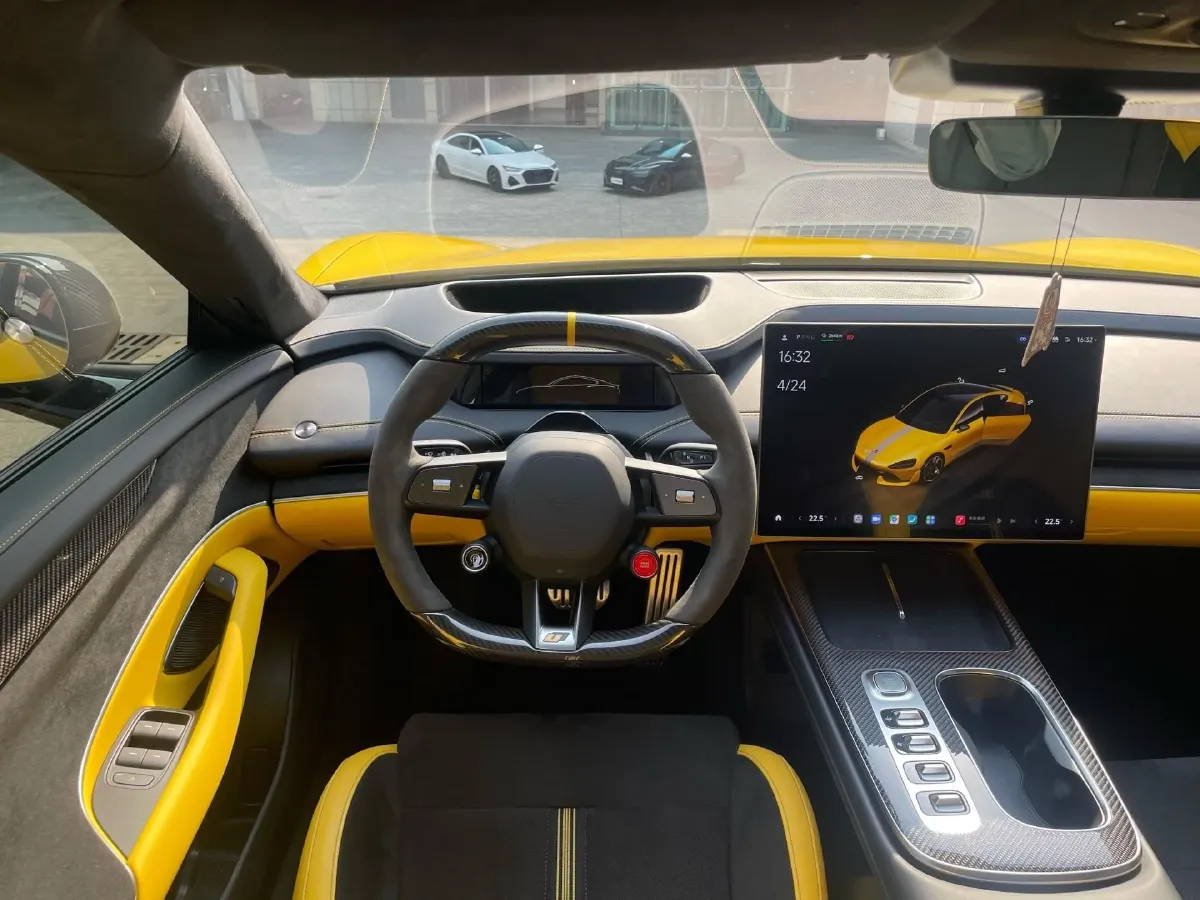 2025 MI SU7 Ultra BEV 93.7KWH,autocango,china used car exporter,china ev exporter,chinese used car exporter,chinese used ev exporter